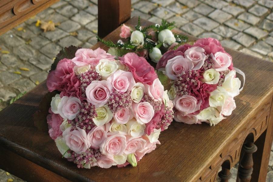 Bouquet branco e cor-de-rosa