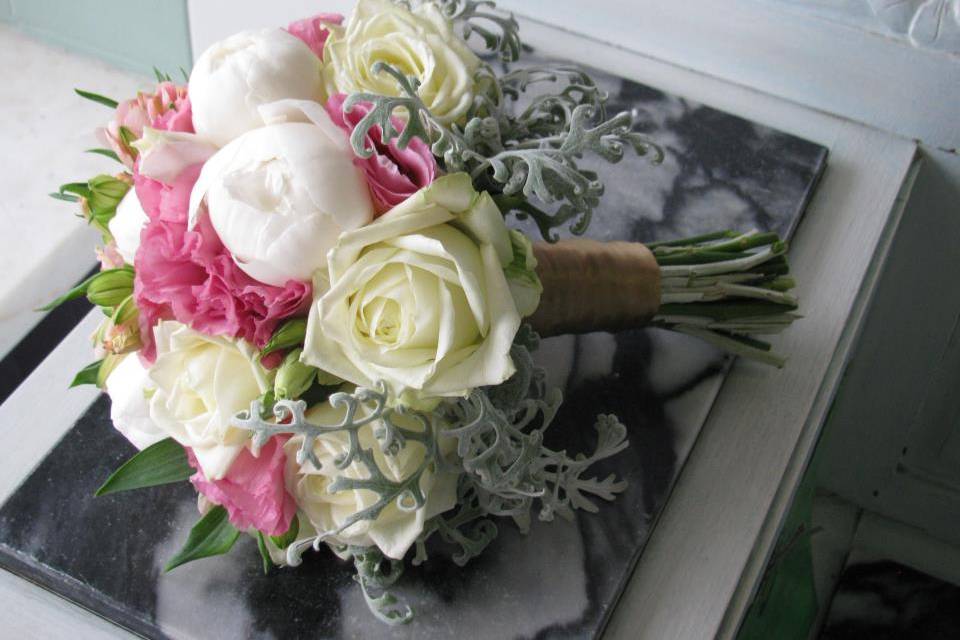 Bouquet peóneas e rosas