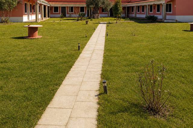 Outdoor Venue + Quartos