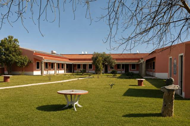 Outdoor Venue + Quartos