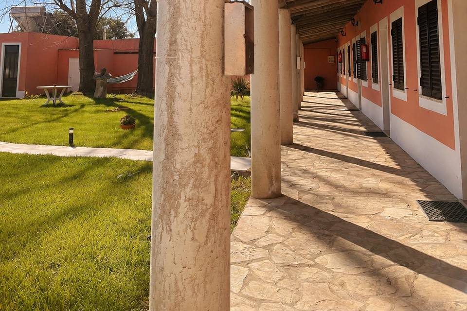 Outdoor Venue + Quartos
