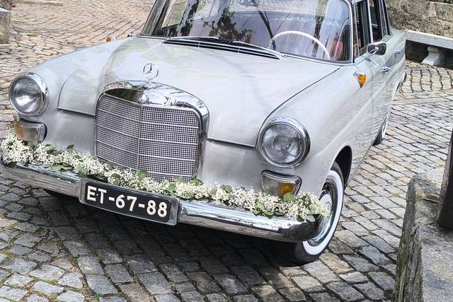 Mercedes 190 num casamento eBr