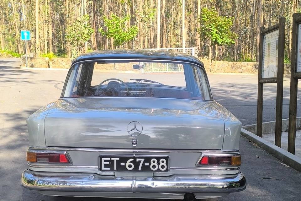 Mercedes w110