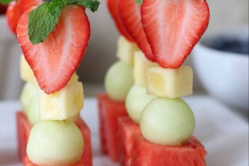 Deliciosas espetadas de fruta