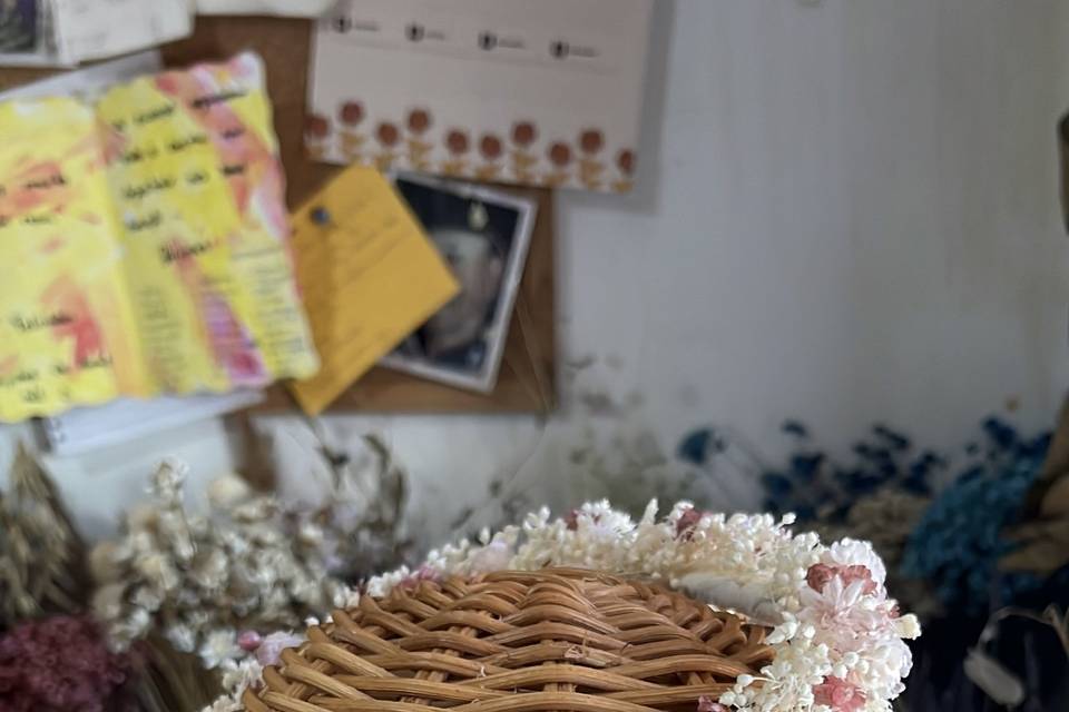 Coroa de flores secas