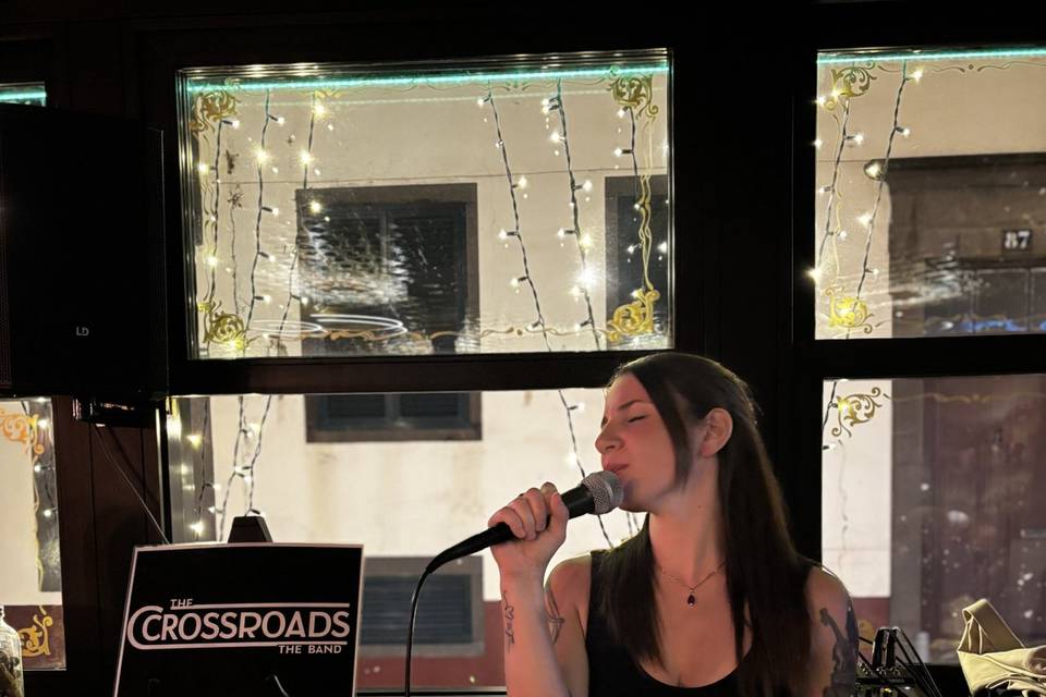 Leyla abran Singer