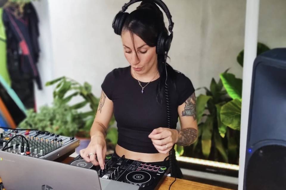 Leyla abran Dj set