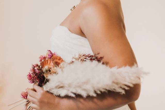 Coque baixo com tocado