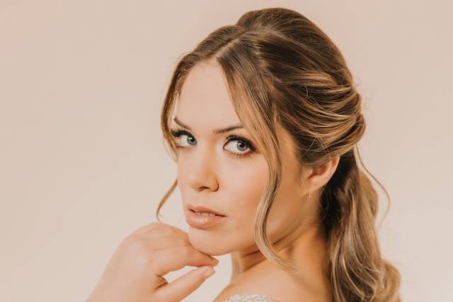 Penteado meio solto com ondas