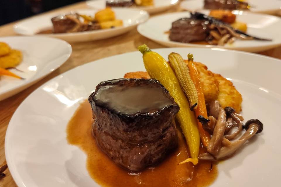 Vitela, rosti batata, legumes