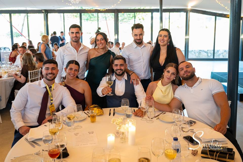 Noivos e convidados