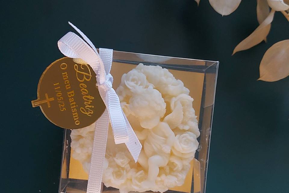 Vela anjo com corações