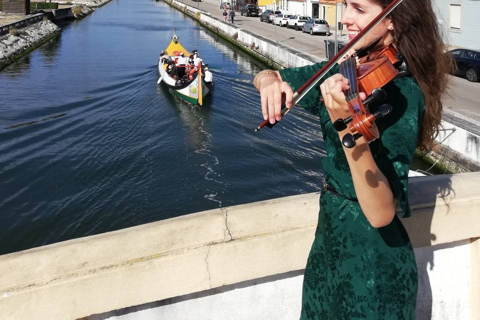 Dora Ribeiro - Violinista
