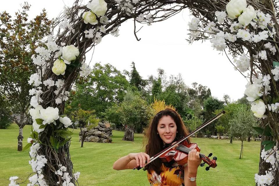 Dora Ribeiro - Violinista