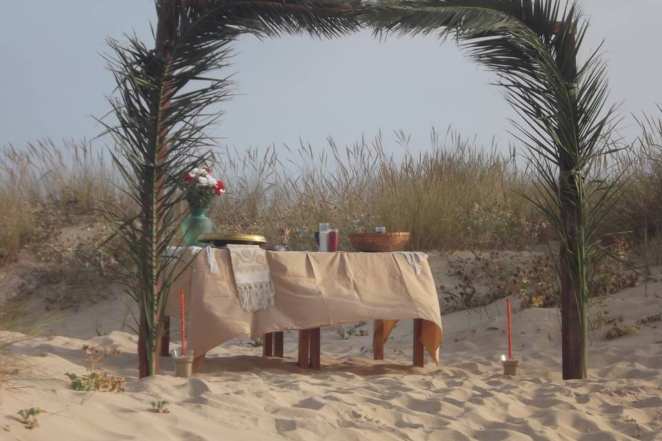 Altar na areia, perto das duna