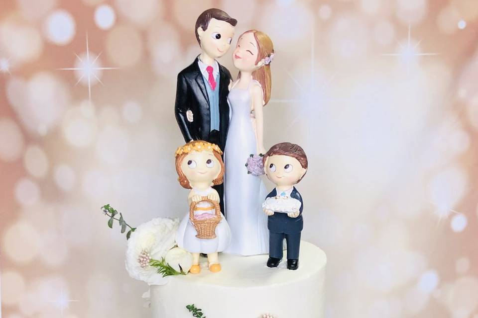 Family wedding cake