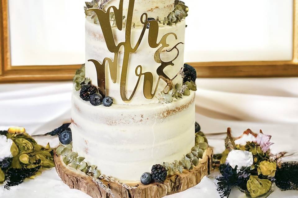 Lavender berries wedding cake