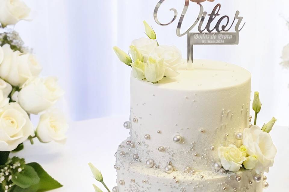 Silver’n’White Cake