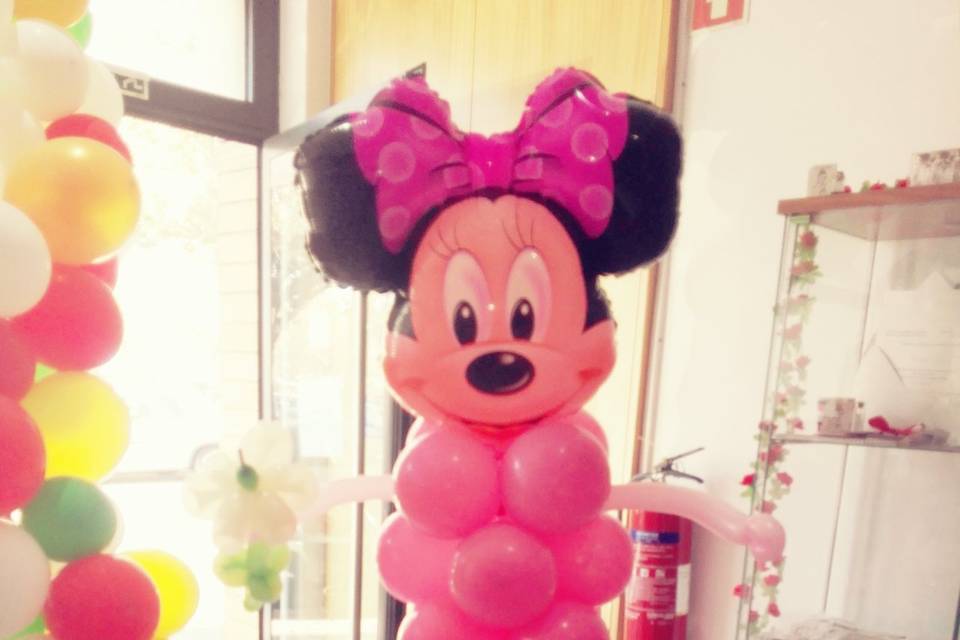 Minnie com balões