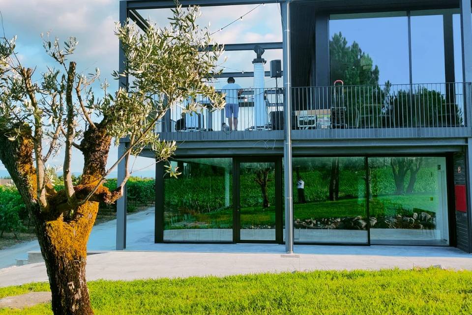 Sala de eventos vista do jardi