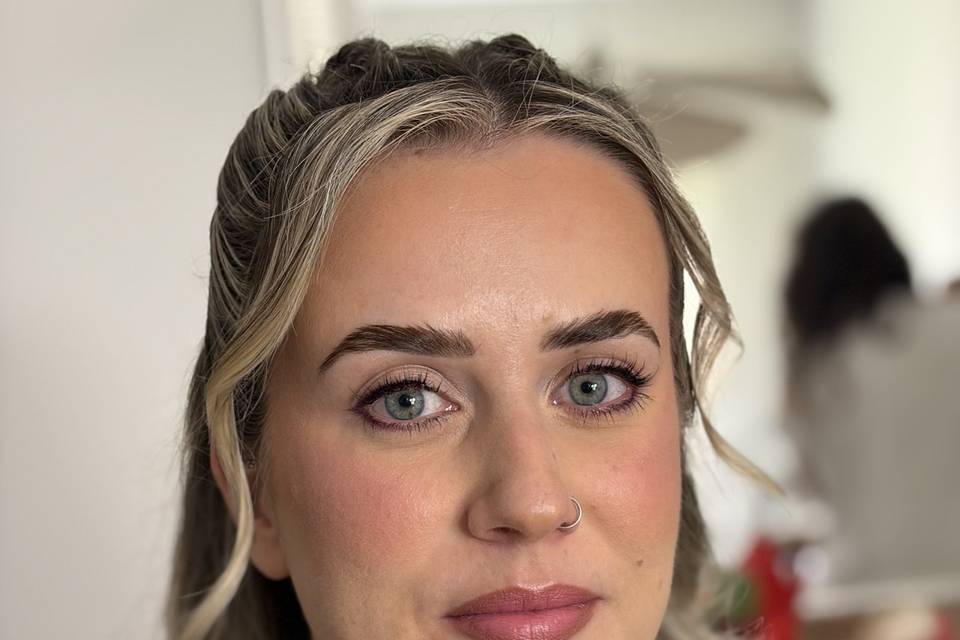 Soft glam com eyeliner