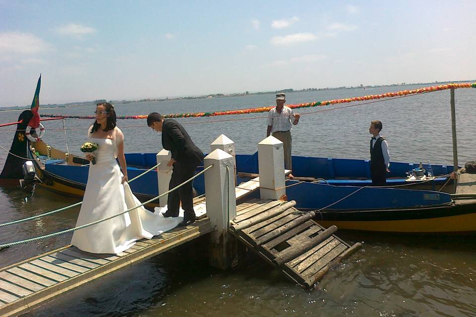 Chegada noivos em barco moliceiro