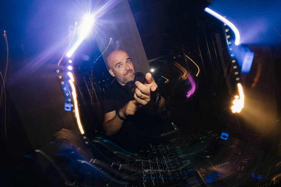 Dj