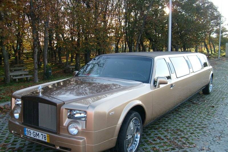 Limousine Rolls dourada