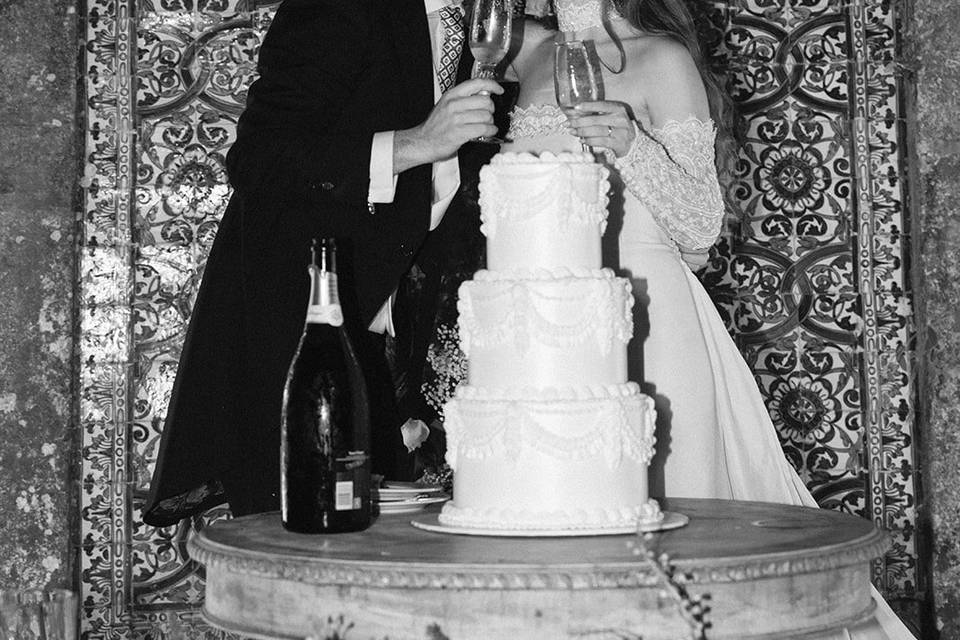 Cake cutting