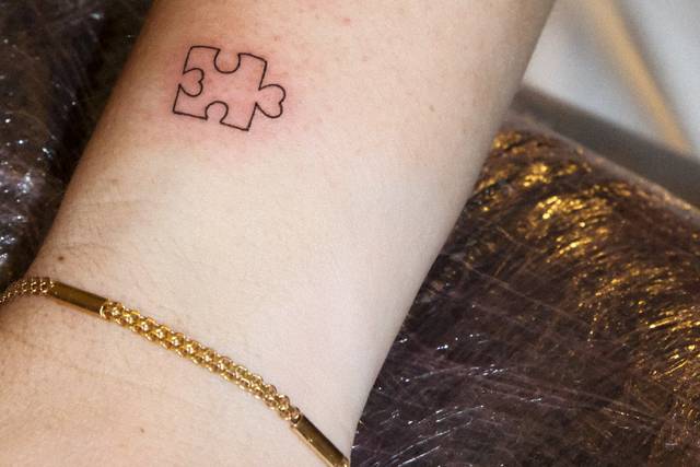 As tatuagens da noiva.