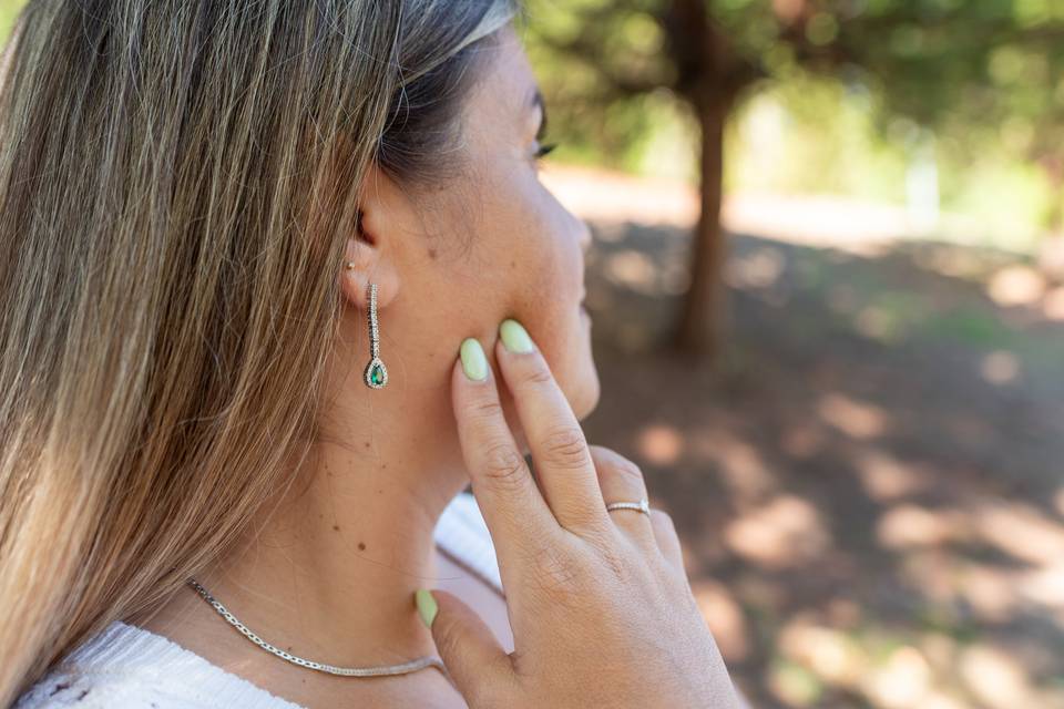 close up orelha brinco modelo