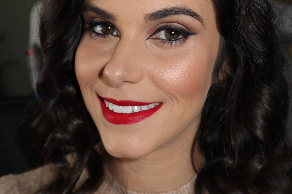 Adriana Meira Makeup