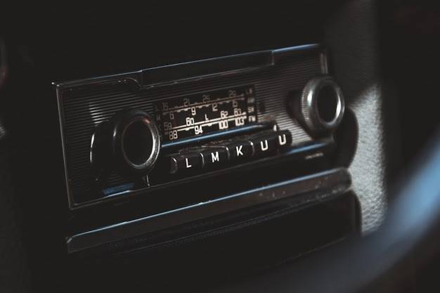 Mercedes 240D W115 Radio