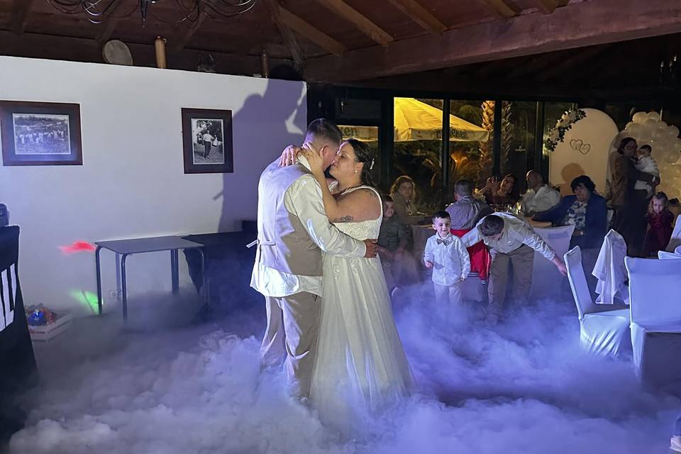 Dança dos noivos com o fumo