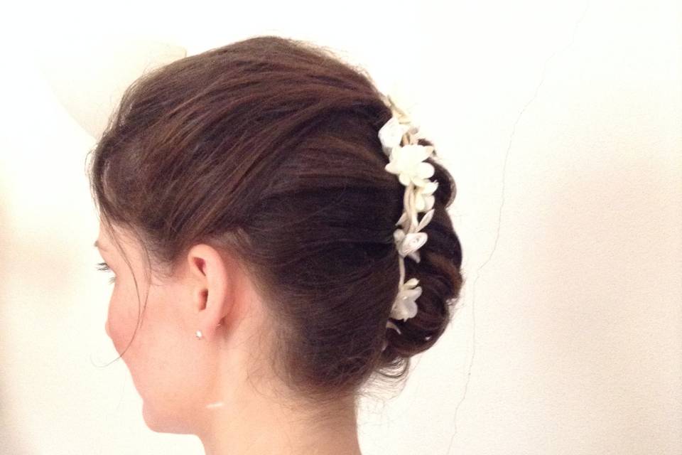 Penteado com adorno