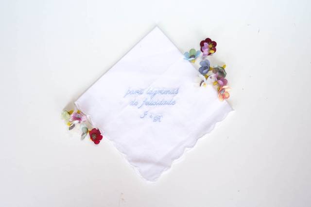 Lenço bordado