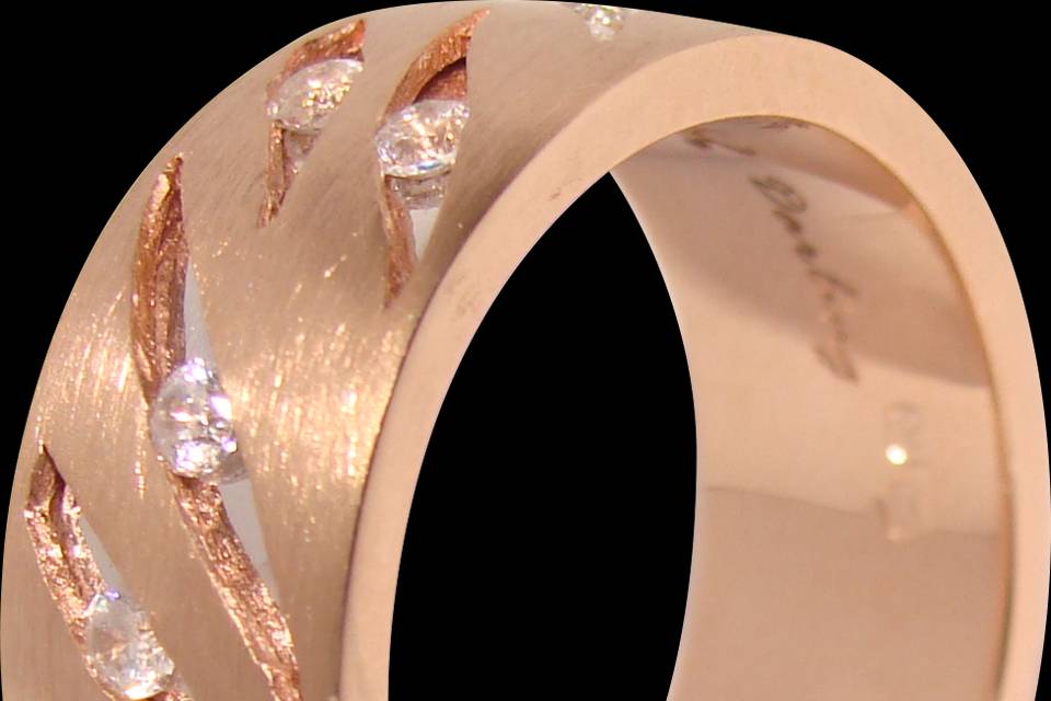 Aliança 7mm c/ diamantes