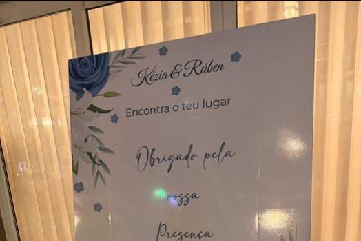 SEATING PLAN & GIFT