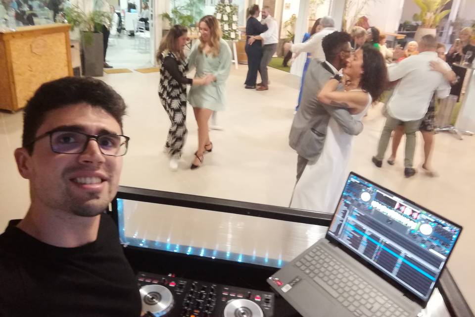 Serviço Dj