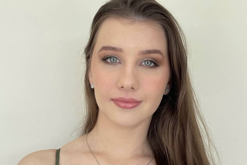 Maquiagem para ressaltar olhos