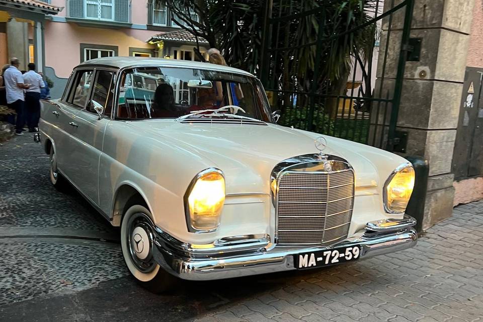 Mercedes 230S