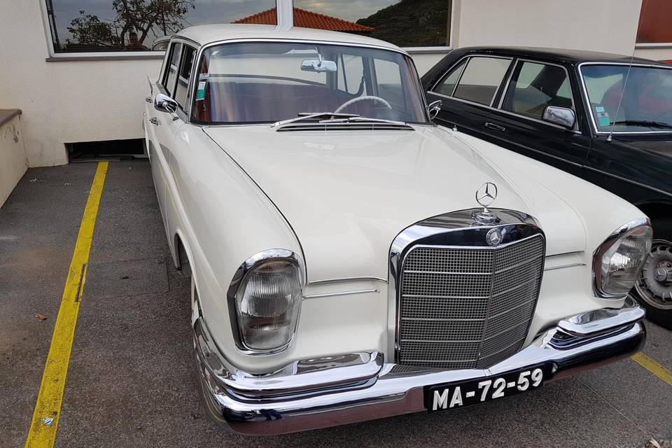 Mercedes 230S