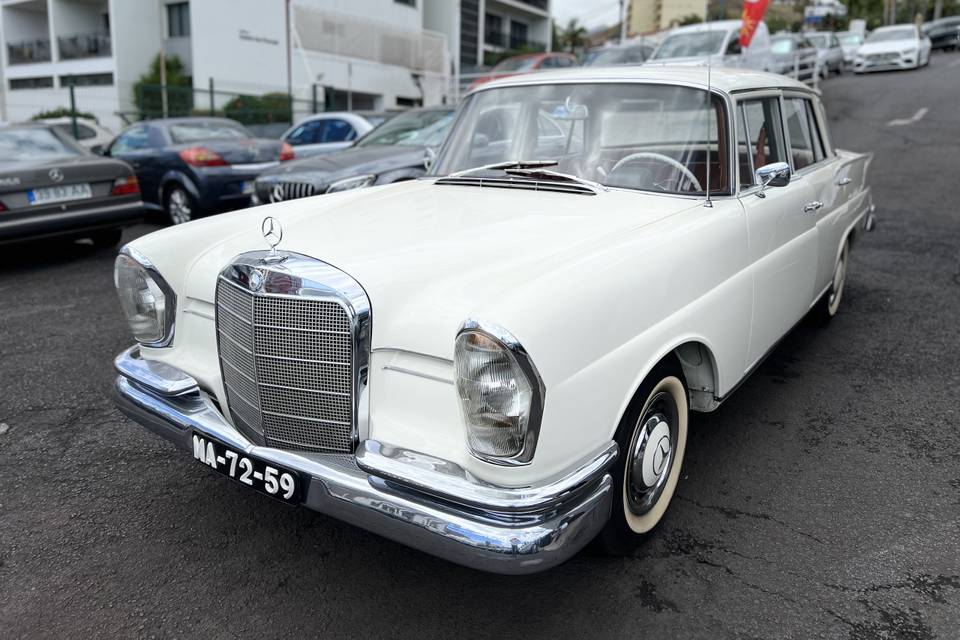 Mercedes 230S