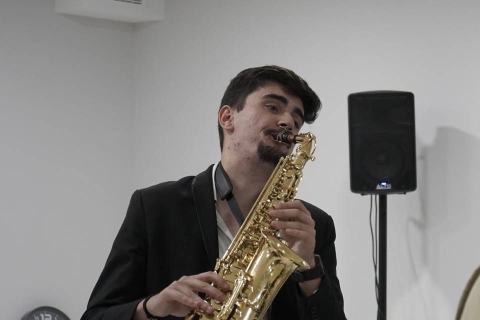 Leonardo Afonso - Saxophone