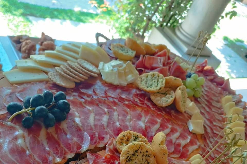 Tábua de enchidos e queijos