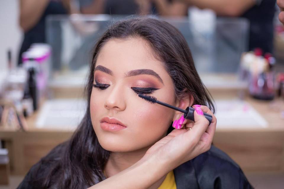 Larissa Souza Makeup
