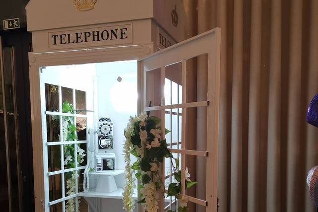 Magazine booth &. Video guest