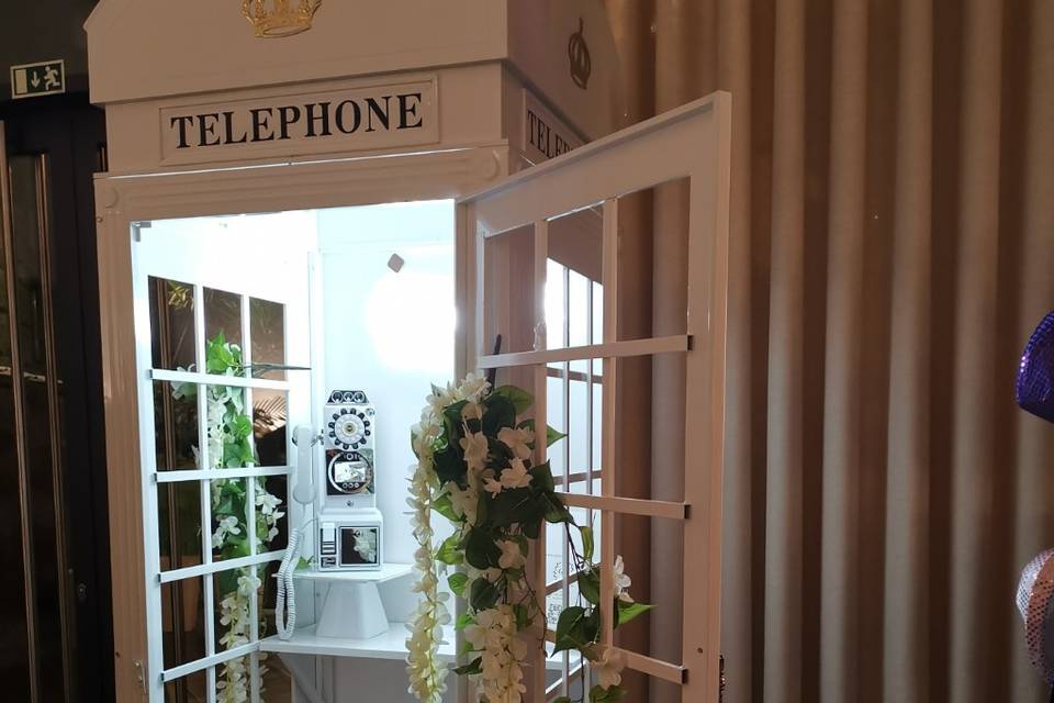 Magazine booth &. Video guest