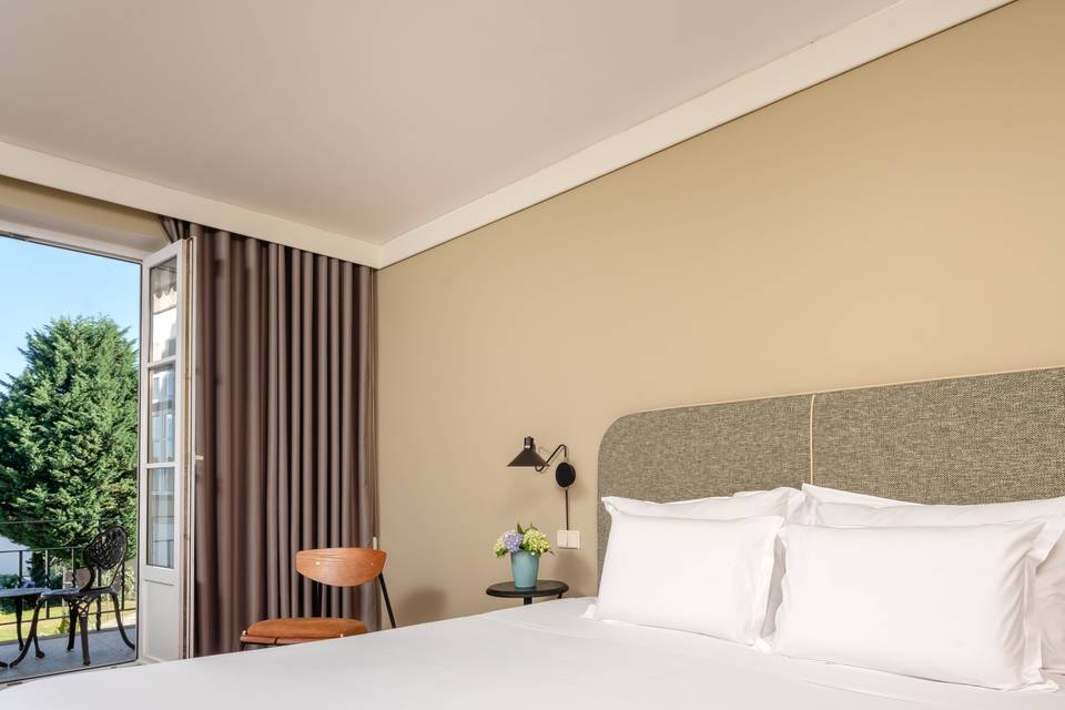 Charming Terrace Room