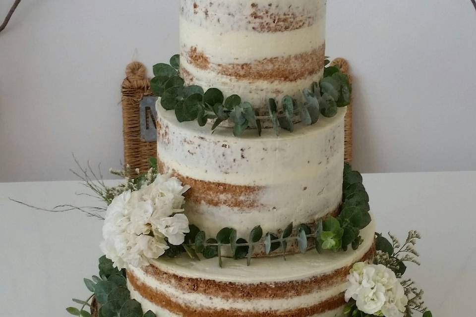 Naked cake